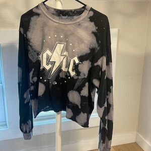 ac⚡️dc cropped long sleeve band tee, size m/l